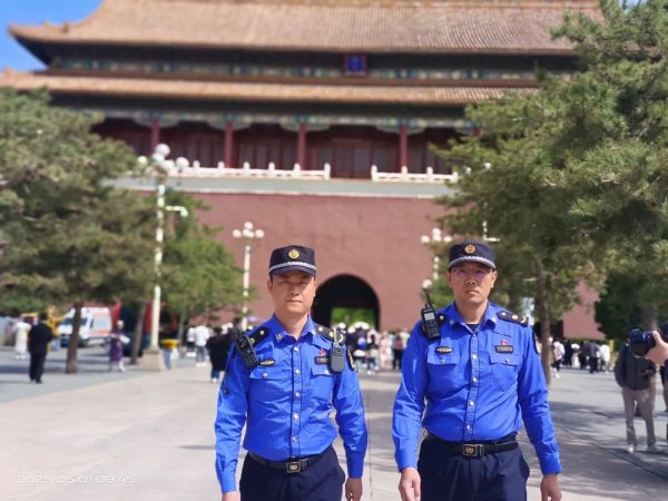 睿迎网 这个“五一”，北京“城管蓝”坚守如一